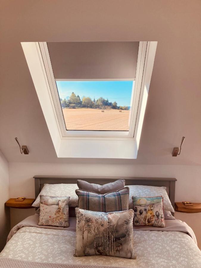 'Wardlaw View' Luxury Studio Apartment With Stunning View Kirkhill Экстерьер фото